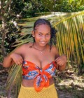 Rencontre Femme Madagascar à Sambava : Sylvienne, 18 ans